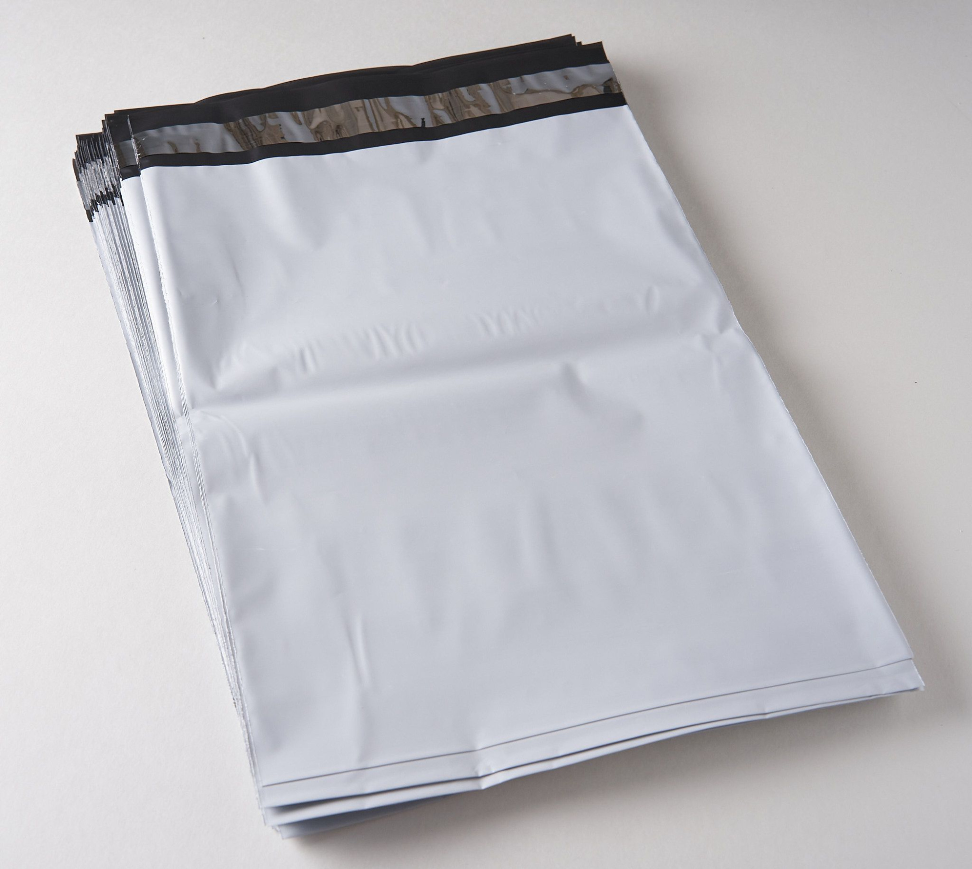 Курьерский пакет (сейф пакет), 240х320+40, с клеевым клапаном, без кармана, 60 мкм, 500 шт.