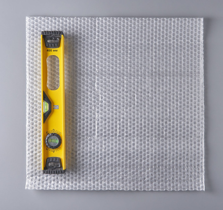 Пакет воздушно-пузырчатый (ВПП, пузырьковый, пупырчатый), 50х50 см, трехслойный, плотность пленки 60 гр/м, 100 шт.