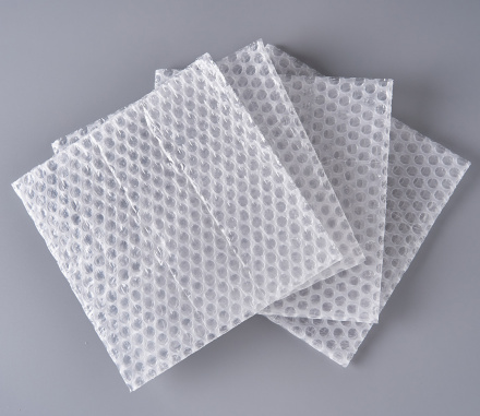 Пакет воздушно-пузырчатый (ВПП, пузырьковый, пупырчатый), 20х20 см, трехслойный, плотность пленки 60 гр/м, 1000 шт.